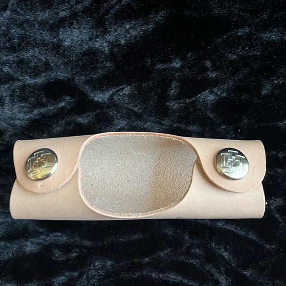 Jon Hart leather luggage handle cover - Picture 2 of 4